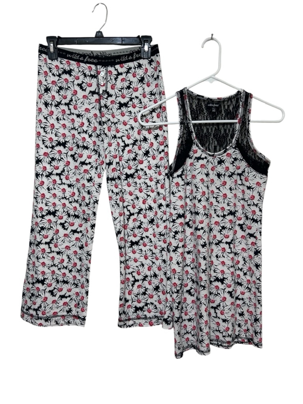 Wild & Free Women's XS Floral Pajama Set White Daisy Lace Back Tank & Pants